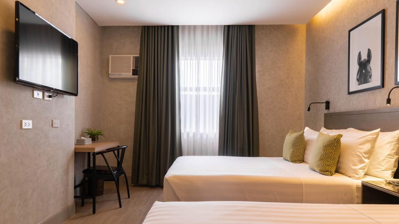 Primeway Suites Cebu Exterior photo