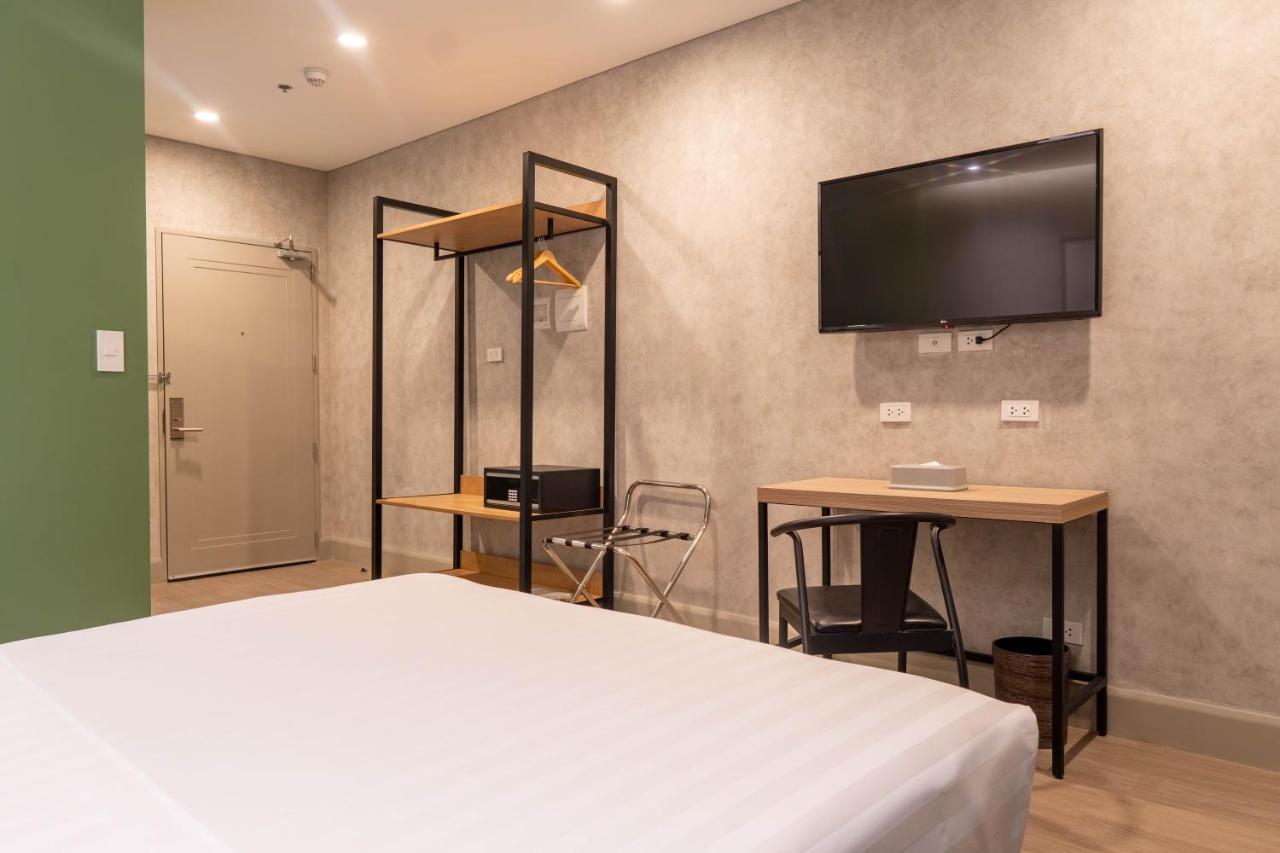 Primeway Suites Cebu Exterior photo